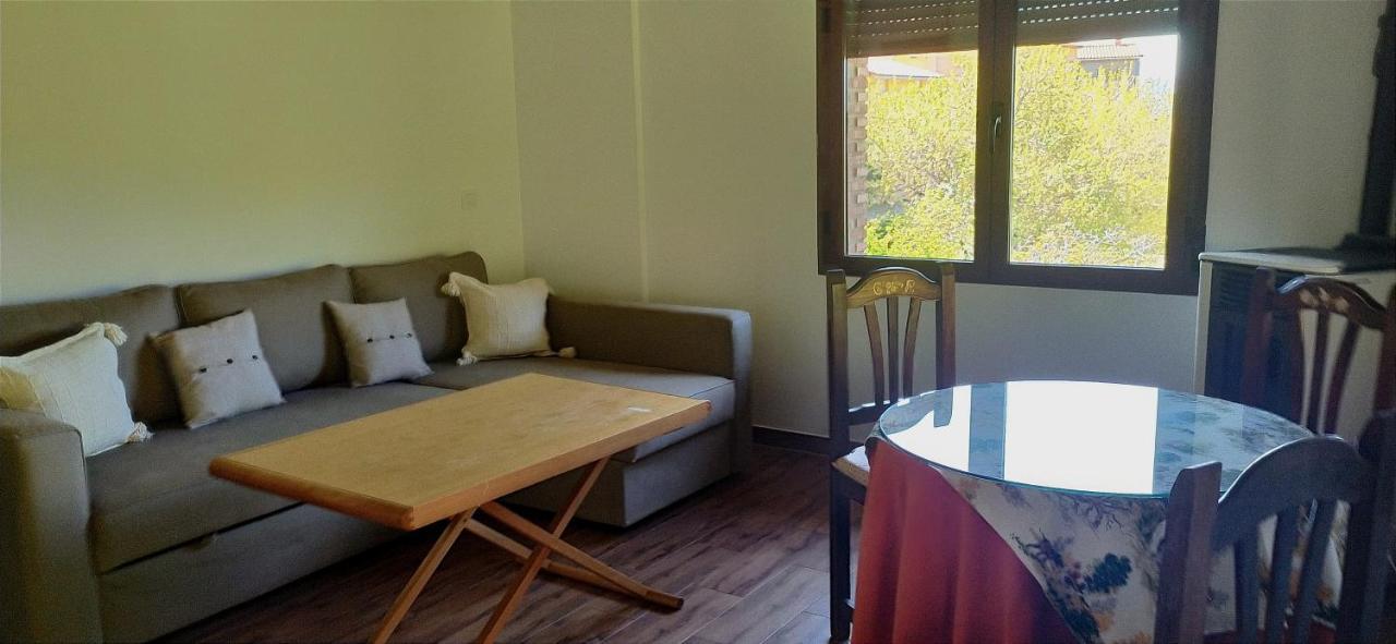 Apartamento La Almazara Del Guijo Guijo de Santa Bárbara Exterior foto